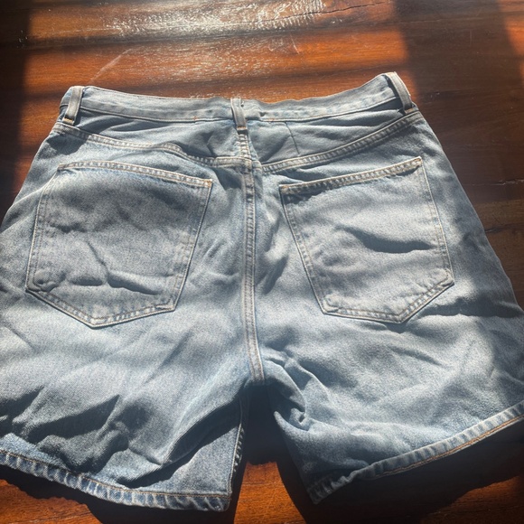 Agolde Offset Hem Denim Shorts - Picture 4 of 4